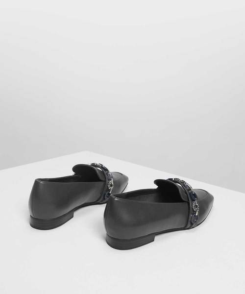 CHARLES & KEITH（チャールズ & キース）の「チェーンディテールローファー / Chain Detail Loafers（ローファー・レディース・ブラック/グレー/ライトベージュ・22.5cm/23cm/23.5cm/24.5cm/25cm/25.5cm）」の12枚目の写真