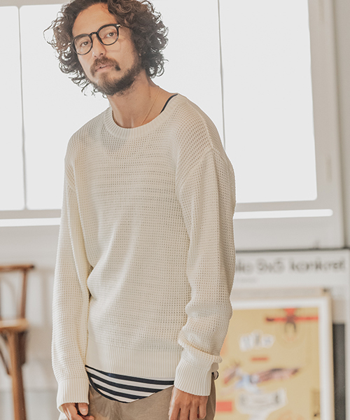 CAMBIO(カンビオ)の「mn1880-ルーズシルエットローゲージワッフルニット(ニット/セーター・メンズ・ブラック/グレー/オフホワイト/モカ・S/M/L)」の2枚目の写真