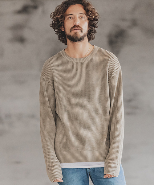 CAMBIO(カンビオ)の「mn1880-ルーズシルエットローゲージワッフルニット(ニット/セーター・メンズ・ブラック/グレー/オフホワイト/モカ・S/M/L)」の4枚目の写真