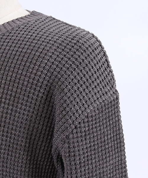 CAMBIO(カンビオ)の「mn1880-ルーズシルエットローゲージワッフルニット(ニット/セーター・メンズ・ブラック/グレー/オフホワイト/モカ・S/M/L)」の16枚目の写真