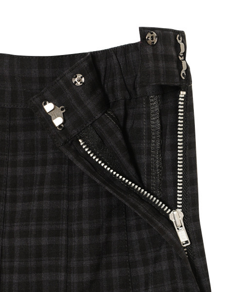 Candy Stripper（キャンディストリッパー）の「HIDE AND SEEK CHECK PLEATS スカート（スカート・レディース・ブラック/ネイビー・1/2）」の7枚目の写真