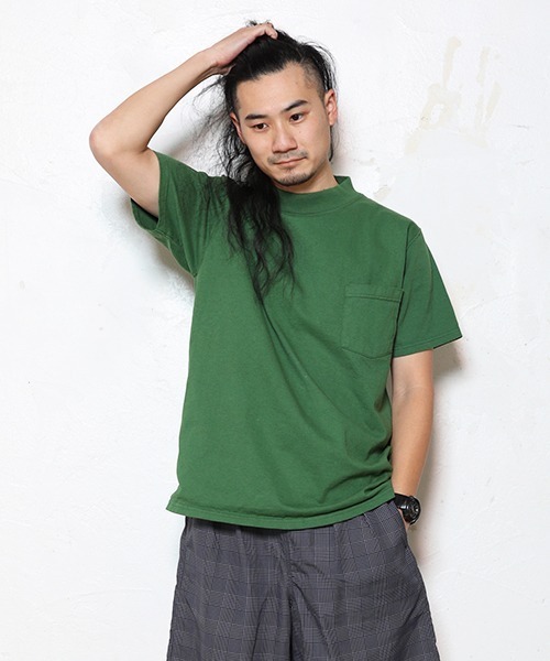 Goodwear(Since1983)（グッドウェア）の「【MADE IN USA】S/S MOCK NECK POCKET TEE / ショートスリーブ　モックネックポケットＴ（Tシャツ/カットソー・メンズ・マスタード/ブルーグラス/ブラック系その他/杢グレー/ナチュラル/ブラウン/ネイビー/ダークオリーブ/ホワイト/チャコールグレー/ピンク系その他/イエロー系その他/パープル系その他/グリーン系その他/ブラック/グリーン/オリーブ/イエロー系その他2/レッド/ブルー系その他/グレー系その他/グレイッシュベージュ/コバルトブルー/ピンク系その他2/グリーン系その他2/ブラウン系その他/ライトグリーン/ライトイエロー/カーキ系2/パープル系その他2/キナリ/グリーン系その他3/オレンジ系その他3/ブルー系その他2/モスグリーン/オレンジ系その他2/グレー系その他3/クリーム/ライトグリーン系・SMALL/MEDIUM/LARGE/X-LARGE）」の20枚目の写真