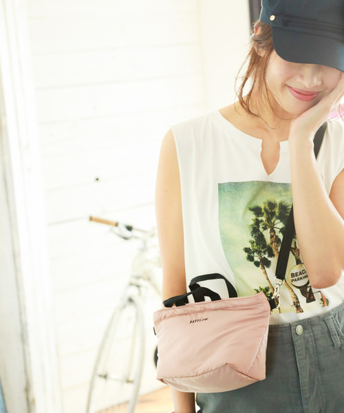 BAYFLOW(ベイフロー)の「2WAYパディングミニロゴトート(トートバッグ・レディース・ベビーピンク/ベージュ/オレンジ/ライトグレー/ブラック・FREE)」の6枚目の写真