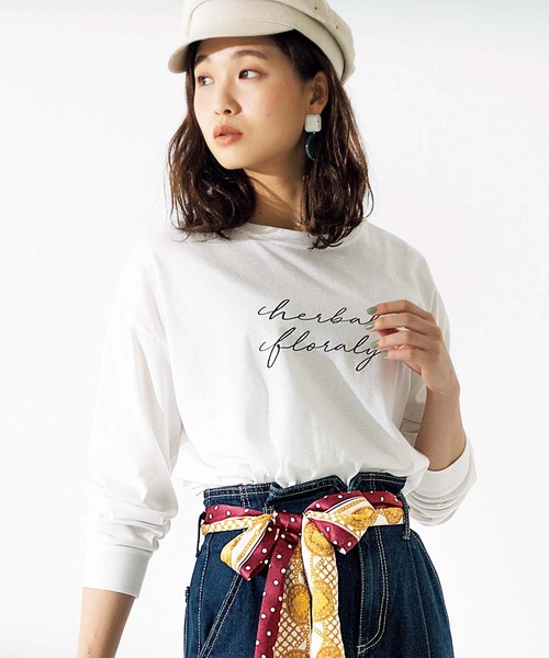 GeeRA（ジーラ）の「プリントゆるシルエットＴシャツ（Tシャツ/カットソー・レディース・オフホワイト/ホワイト系その他/ブラック系その他/その他1/ベージュ/その他2/その他4/その他3/その他5/その他6・MEDIUM/LARGE/X-LARGE/XX-LARGE）」の3枚目の写真