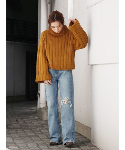 Ungrid(アングリッド)の「ハイネックワイドリブショートニット(ニット/セーター・レディース・ダークブラウン/ベージュ/イエロー・FREE)」の17枚目の写真