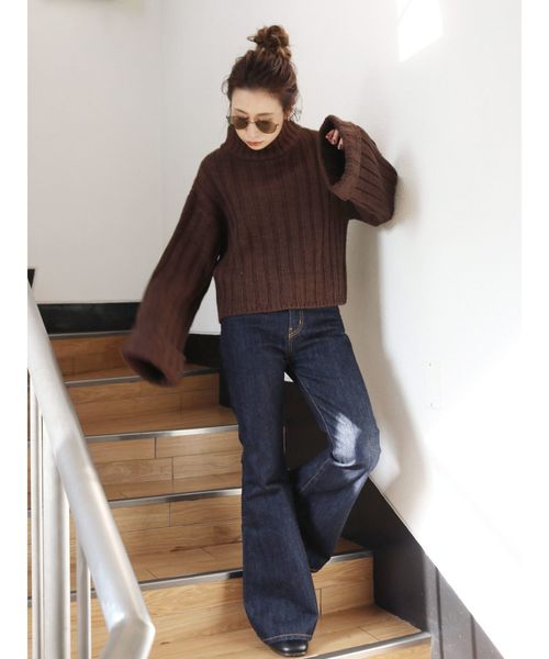 Ungrid(アングリッド)の「ハイネックワイドリブショートニット(ニット/セーター・レディース・ダークブラウン/ベージュ/イエロー・FREE)」の15枚目の写真