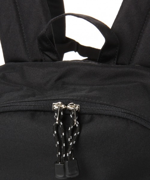 GLOBAL WORK(グローバルワーク)の「【キッズ】8ポケットバックパック/865847(バックパック/リュック・キッズ・ブラック/ベージュ・FREE)」の5枚目の写真