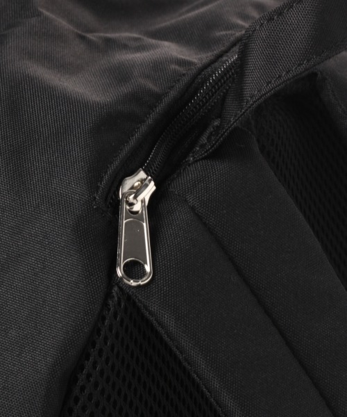 GLOBAL WORK(グローバルワーク)の「【キッズ】8ポケットバックパック/865847(バックパック/リュック・キッズ・ブラック/ベージュ・FREE)」の7枚目の写真