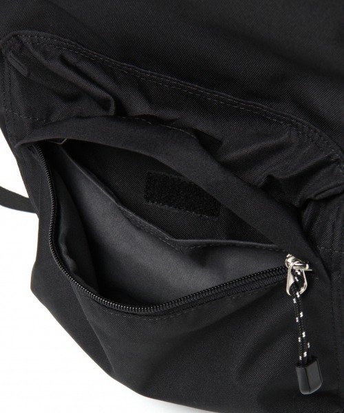 GLOBAL WORK(グローバルワーク)の「【キッズ】8ポケットバックパック/865847(バックパック/リュック・キッズ・ブラック/ベージュ・FREE)」の9枚目の写真