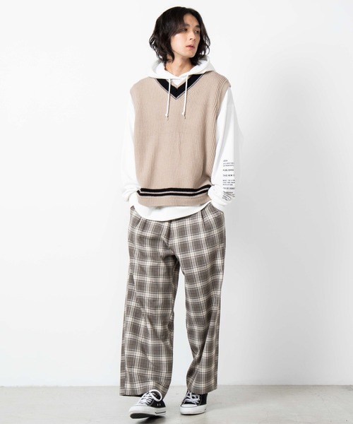 WEGO（ウィゴー）の「WEGO/ビッグシルエットチルデンニットベスト（ベスト・メンズ・ブラック/ホワイト/ベージュ・MEDIUM/LARGE）」の10枚目の写真