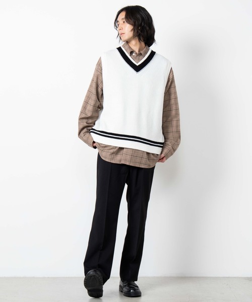 WEGO（ウィゴー）の「WEGO/ビッグシルエットチルデンニットベスト（ベスト・メンズ・ブラック/ホワイト/ベージュ・MEDIUM/LARGE）」の4枚目の写真