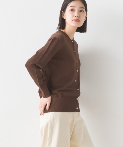 OMNES（オムネス）の「レーヨンナイロン シェルボタンクルーネックニットカーディガン（カーディガン/ボレロ・レディース・ブラック/ベージュ/ブラウン/グリーン/アイボリー/ダークブラウン・SMALL/MEDIUM）」の8枚目の写真