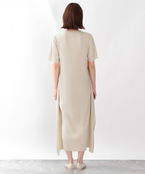 LOWRYS FARM（ローリーズファーム）の「マルチＷＡＹプリーツワンピ　877276（ワンピース・レディース・アイボリー/チャコールグレー/イエロー/ブラウン・FREE）」の13枚目の写真