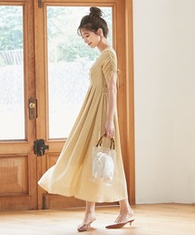 リーフ柄シャーリングスリーブタックワンピース