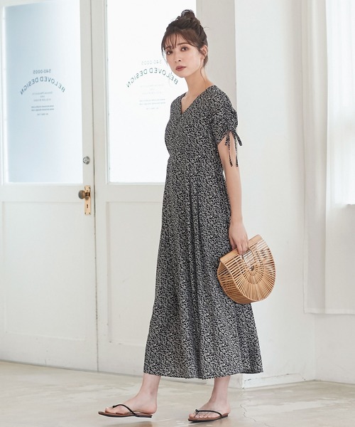 KOBE LETTUCE（コウベレタス）の「リーフ柄シャーリングスリーブタックワンピース（ワンピース・レディース・ブラック/オフホワイト/イエロー・FREE）」の6枚目の写真