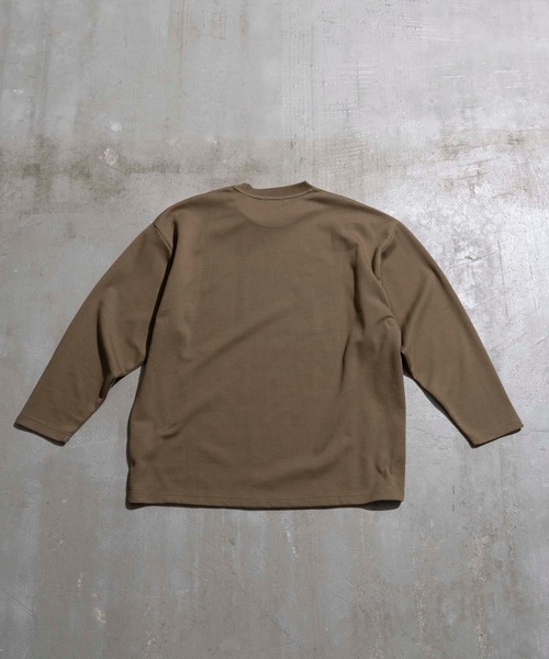 MAISON SPECIAL(メゾンスペシャル)の「《ユニセックスアイテム》プライムオーバーダンボールスウェットロングカットソー 【MAISON SPECIAL/メゾンスペシャル】(Tシャツ/カットソー・メンズ・ブラック/パープル/ブラウン/オフホワイト/グリーン・1/2/0/3)」の21枚目の写真
