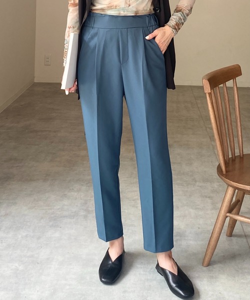 She's Closet（シーズクローゼット）の「センタープレスタック入りハイウエストテーパードパンツ（その他パンツ・レディース・チャコールグレー/ブラック/ベージュ/ネイビー/カーキ/マスタード/モカ/ブラウン系その他/ダークブルー/ブラウン/イエロー/パープル/アイボリー/ブルーグリーン/グレイッシュベージュ/オレンジ/ラベンダー/ブルーパープル/スモークピンク/テラコッタ/グリーン/ライトピンク/グリーン系その他/パープル系その他/イエロー系その他/オレンジ系その他/ブルーグレー/サンドベージュ/ダークベージュ/グレー・M/L/XL/XXL/S）」の19枚目の写真