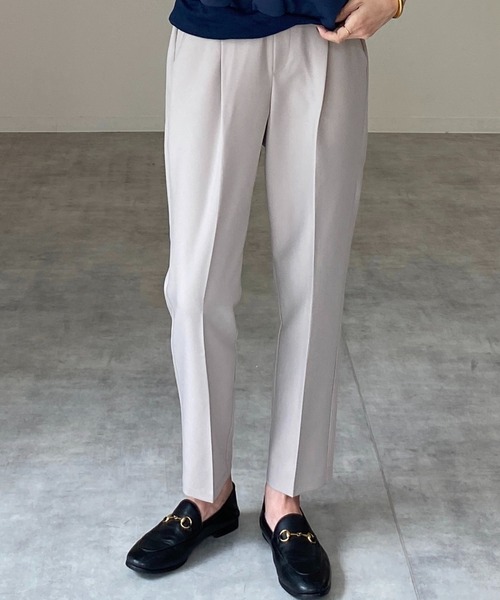 She's Closet（シーズクローゼット）の「センタープレスタック入りハイウエストテーパードパンツ（その他パンツ・レディース・チャコールグレー/ブラック/ベージュ/ネイビー/カーキ/マスタード/モカ/ブラウン系その他/ダークブルー/ブラウン/イエロー/パープル/アイボリー/ブルーグリーン/グレイッシュベージュ/オレンジ/ラベンダー/ブルーパープル/スモークピンク/テラコッタ/グリーン/ライトピンク/グリーン系その他/パープル系その他/イエロー系その他/オレンジ系その他/ブルーグレー/サンドベージュ/ダークベージュ/グレー・M/L/XL/XXL/S）」の13枚目の写真