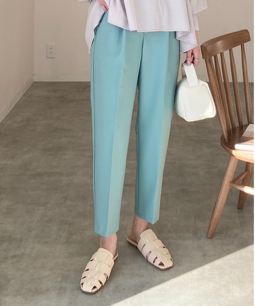 She's Closet（シーズクローゼット）の「センタープレスタック入りハイウエストテーパードパンツ（その他パンツ・レディース・チャコールグレー/ブラック/ベージュ/ネイビー/カーキ/マスタード/モカ/ブラウン系その他/ダークブルー/ブラウン/イエロー/パープル/アイボリー/ブルーグリーン/グレイッシュベージュ/オレンジ/ラベンダー/ブルーパープル/スモークピンク/テラコッタ/グリーン/ライトピンク/グリーン系その他/パープル系その他/イエロー系その他/オレンジ系その他/ブルーグレー/サンドベージュ/ダークベージュ/グレー・M/L/XL/XXL/S）」の16枚目の写真