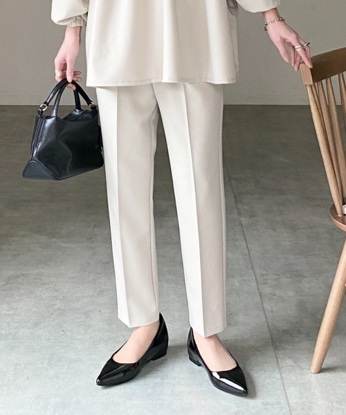 She's Closet（シーズクローゼット）の「センタープレスタック入りハイウエストテーパードパンツ（その他パンツ・レディース・チャコールグレー/ブラック/ベージュ/ネイビー/カーキ/マスタード/モカ/ブラウン系その他/ダークブルー/ブラウン/イエロー/パープル/アイボリー/ブルーグリーン/グレイッシュベージュ/オレンジ/ラベンダー/ブルーパープル/スモークピンク/テラコッタ/グリーン/ライトピンク/グリーン系その他/パープル系その他/イエロー系その他/オレンジ系その他/ブルーグレー/サンドベージュ/ダークベージュ/グレー・M/L/XL/XXL/S）」の12枚目の写真