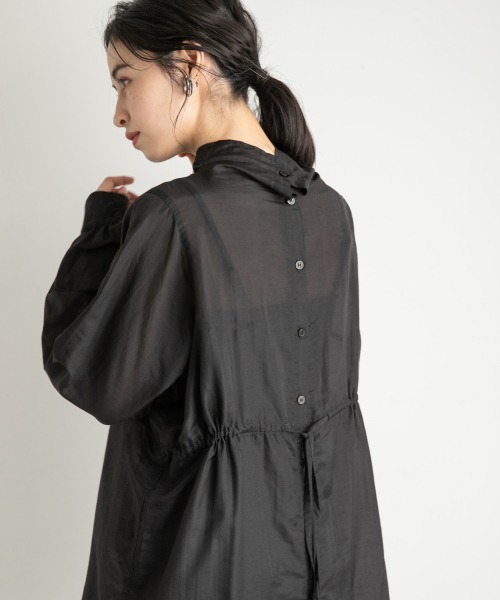 LOWRYS FARM（ローリーズファーム）の「２ＷＡＹシアーチュニックシャツＬＳ　918852（シャツ/ブラウス・レディース・オフホワイト/ブラック/ベージュ・FREE）」の11枚目の写真