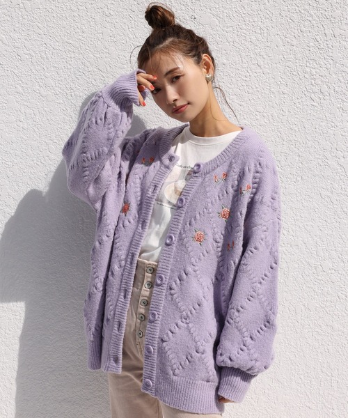 one after another NICE CLAUP(ワンアフターアナザーナイスクラップ)の「フラワー刺繍ニットカーディガン(カーディガン/ボレロ・レディース・アイボリー/ブラック/ラベンダー・FREE)」の22枚目の写真