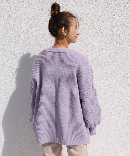 one after another NICE CLAUP(ワンアフターアナザーナイスクラップ)の「フラワー刺繍ニットカーディガン(カーディガン/ボレロ・レディース・アイボリー/ブラック/ラベンダー・FREE)」の6枚目の写真