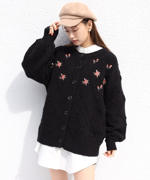 one after another NICE CLAUP(ワンアフターアナザーナイスクラップ)の「フラワー刺繍ニットカーディガン(カーディガン/ボレロ・レディース・アイボリー/ブラック/ラベンダー・FREE)」の18枚目の写真