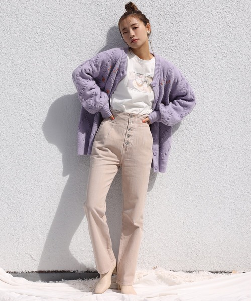 one after another NICE CLAUP(ワンアフターアナザーナイスクラップ)の「フラワー刺繍ニットカーディガン(カーディガン/ボレロ・レディース・アイボリー/ブラック/ラベンダー・FREE)」の8枚目の写真