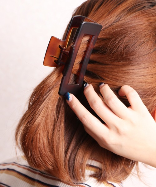 Ree&Mee（リーアンドミー）の「Ree＆Mee ビッグサイズ バンスクリップ マットカラー ヘアアクセサリー ヘアクリップ（バレッタ/ヘアクリップ・レディース・ブラック/ブラウン/カーキ/ピンク/ブルー/アイボリー・FREE）」の4枚目の写真