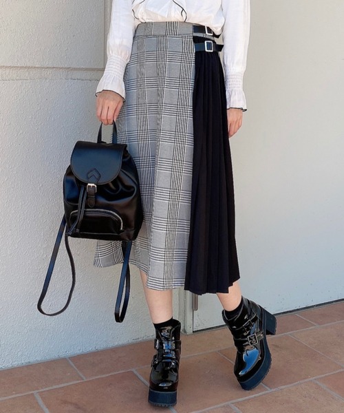 WEGO（ウィゴー）の「WEGO/ベルト付きサイドプリーツロングスカート（スカート・レディース・グレー系その他/ベージュ系その他・FREE）」の2枚目の写真