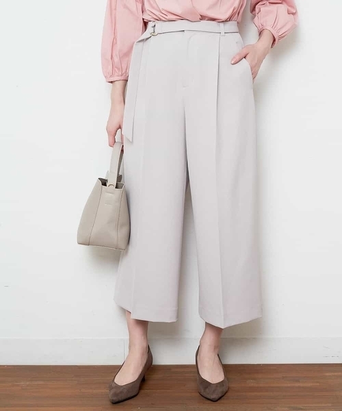 OFUON le MK（オフオンルエムケー）の「【洗濯機で洗える】【秋まで着られる】ベルト付きハイウエストワイドパンツ（スラックス・レディース・ベージュ/ネイビー/アイボリー・36/40/38）」の2枚目の写真