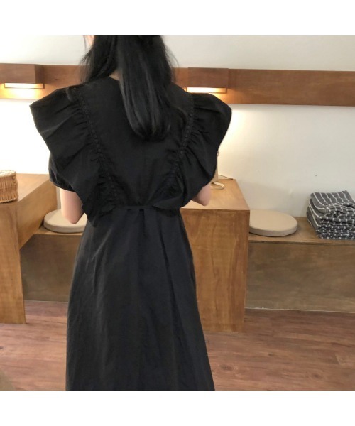 emi+(エミプラス)の「Vネックフロント刺繍フリルワンピース(シャツワンピース・レディース・ホワイト/ブラック/ベージュ/ベージュ系その他・S/M)」の18枚目の写真