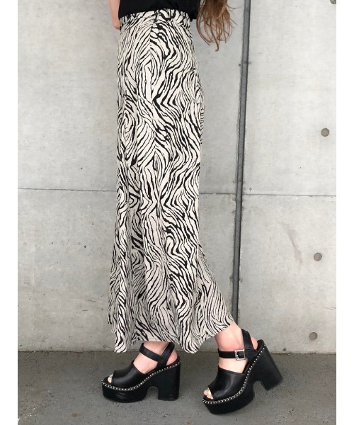 ENVYM(アンビー)の「イレギュラーLONG SK(スカート・レディース・グレー・FREE)」の3枚目の写真