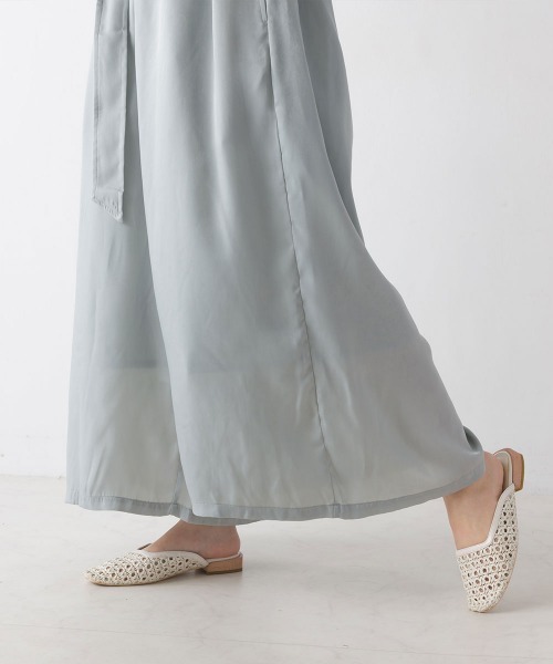 OMNES Another Edition（オムネス アナザーエディション）の「サテンベルト付きギャザーワイドイージーパンツ（その他パンツ・レディース・ブラック/ミント/モカ・FREE）」の17枚目の写真