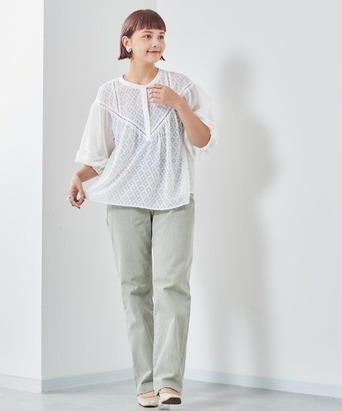 cepo（セポ）の「カットドビーレースブラウス（シャツ/ブラウス・レディース・ネイビー/オフホワイト/ベージュ/グレー・M）」の20枚目の写真