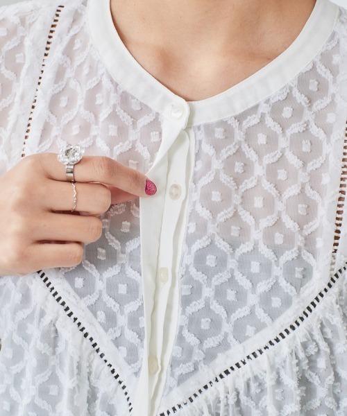 cepo（セポ）の「カットドビーレースブラウス（シャツ/ブラウス・レディース・ネイビー/オフホワイト/ベージュ/グレー・M）」の9枚目の写真