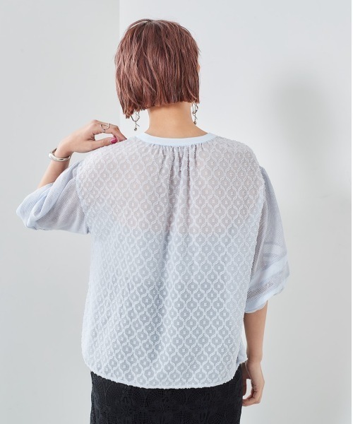 cepo（セポ）の「カットドビーレースブラウス（シャツ/ブラウス・レディース・ネイビー/オフホワイト/ベージュ/グレー・M）」の17枚目の写真