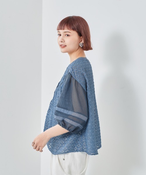 cepo（セポ）の「カットドビーレースブラウス（シャツ/ブラウス・レディース・ネイビー/オフホワイト/ベージュ/グレー・M）」の7枚目の写真