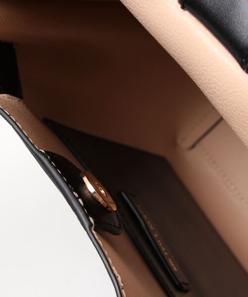 MICHAEL KORS(マイケルコース)の「EMILIA バケットバッグ メッセンジャー スモール(ショルダーバッグ・レディース・ブラック・FREE)」の4枚目の写真