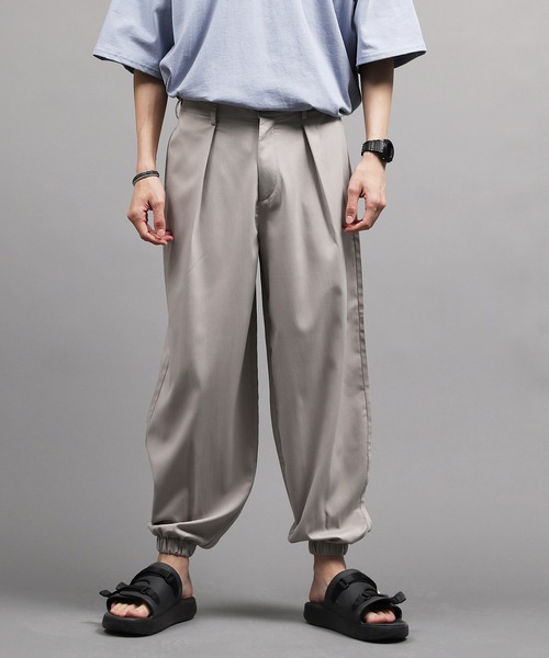 Air Tokyo（エアートウキョー）の「【ファッションインフルエンサーMASAKI × AIR TOKYO 限定コラボ】ジョガーバルーンパンツ（その他パンツ・メンズ・ブラック/グレイッシュベージュ・LARGE/MEDIUM）」の16枚目の写真