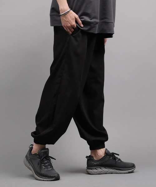 Air Tokyo（エアートウキョー）の「【ファッションインフルエンサーMASAKI × AIR TOKYO 限定コラボ】ジョガーバルーンパンツ（その他パンツ・メンズ・ブラック/グレイッシュベージュ・LARGE/MEDIUM）」の20枚目の写真