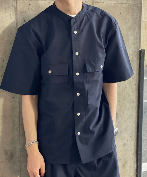 GLOSTER（グロスター）の「AIR TROUGH バンドカラーシャツ ※通気性◎、軽量◎、ストレッチ性◎の機能素材を使用（シャツ/ブラウス・メンズ・ネイビー/ホワイト系その他2・SMALL/MEDIUM/LARGE）」の2枚目の写真