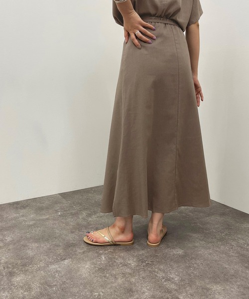 apres jour mignon（アプレジュールミニョン）の「リネン混スリット入りスカート【ZOZOTOWN限定アイテム】（スカート・レディース・ピンクベージュ/チャコールグレー・X-LARGE/フリー）」の13枚目の写真