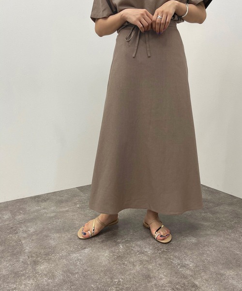 apres jour mignon（アプレジュールミニョン）の「リネン混スリット入りスカート【ZOZOTOWN限定アイテム】（スカート・レディース・ピンクベージュ/チャコールグレー・X-LARGE/フリー）」の10枚目の写真