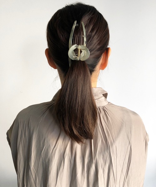 aller au lit（アレオリ）の「FT:アクリル　バンス（バレッタ/ヘアクリップ・レディース・ベージュ/ブラウン/パープル/グリーン・FREE）」の4枚目の写真