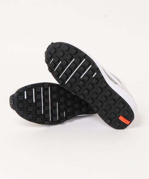 NIKE（ナイキ）の「【NIKE】W NIKE WAFFLE ONE（スニーカー・レディース・ライトグレー・22.5cm/23cm/23.5cm/24cm/24.5cm/25cm）」の3枚目の写真