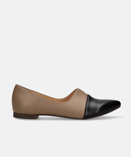 MAMIAN（マミアン）の「ポインテッドトゥ 切り替え ドレスシューズ（ドレスシューズ・レディース・シルバー/グレイッシュベージュ/ブラック系その他4/ブラック系その他5/ベージュ×ブラック/レオパード/ダークブラウン/ホワイト×ブラック/アイボリー/ベージュ系その他/シルバー系その他・22.5cm/23.5cm/24.5cm/23.0cm/24.0cm/25.0cm/22.0cm/21.5cm/25.5cm）」の12枚目の写真