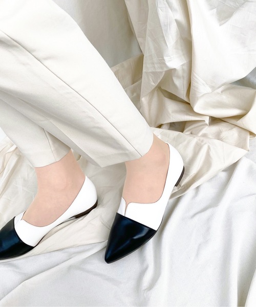 MAMIAN（マミアン）の「ポインテッドトゥ 切り替え ドレスシューズ（ドレスシューズ・レディース・シルバー/グレイッシュベージュ/ブラック系その他4/ブラック系その他5/ベージュ×ブラック/レオパード/ダークブラウン/ホワイト×ブラック/アイボリー/ベージュ系その他/シルバー系その他・22.5cm/23.5cm/24.5cm/23.0cm/24.0cm/25.0cm/22.0cm/21.5cm/25.5cm）」の18枚目の写真