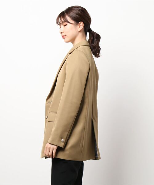 HERENCIA（ヘレンチア）の「ピークドラペル ダブル 4B ブレザー ジャケット（テーラードジャケット・レディース・ベージュ/ダークネイビー/セージグリーン・MEDIUM）」の4枚目の写真